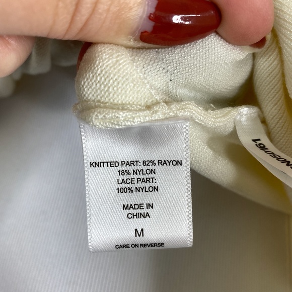 New York & Co 7th Ave Cream Sweater w/ Black Lace Sz. M NWT - Picture 8 of 9